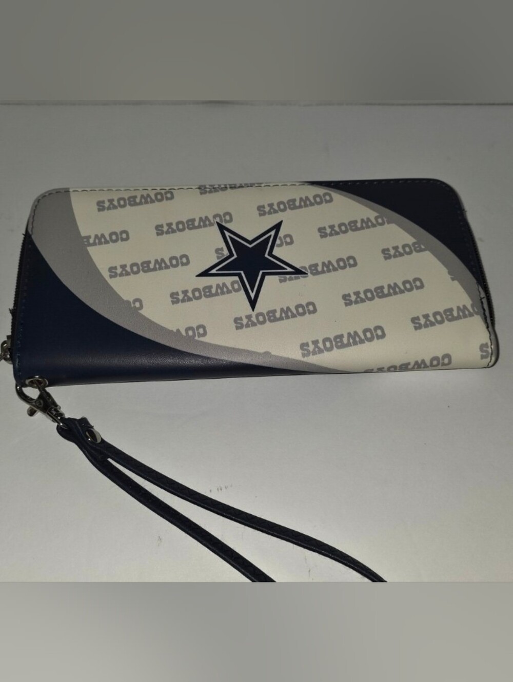 New Dallas Cowboys Wristlet Wallet Organizer Purse NFL Hologram Curve Zip